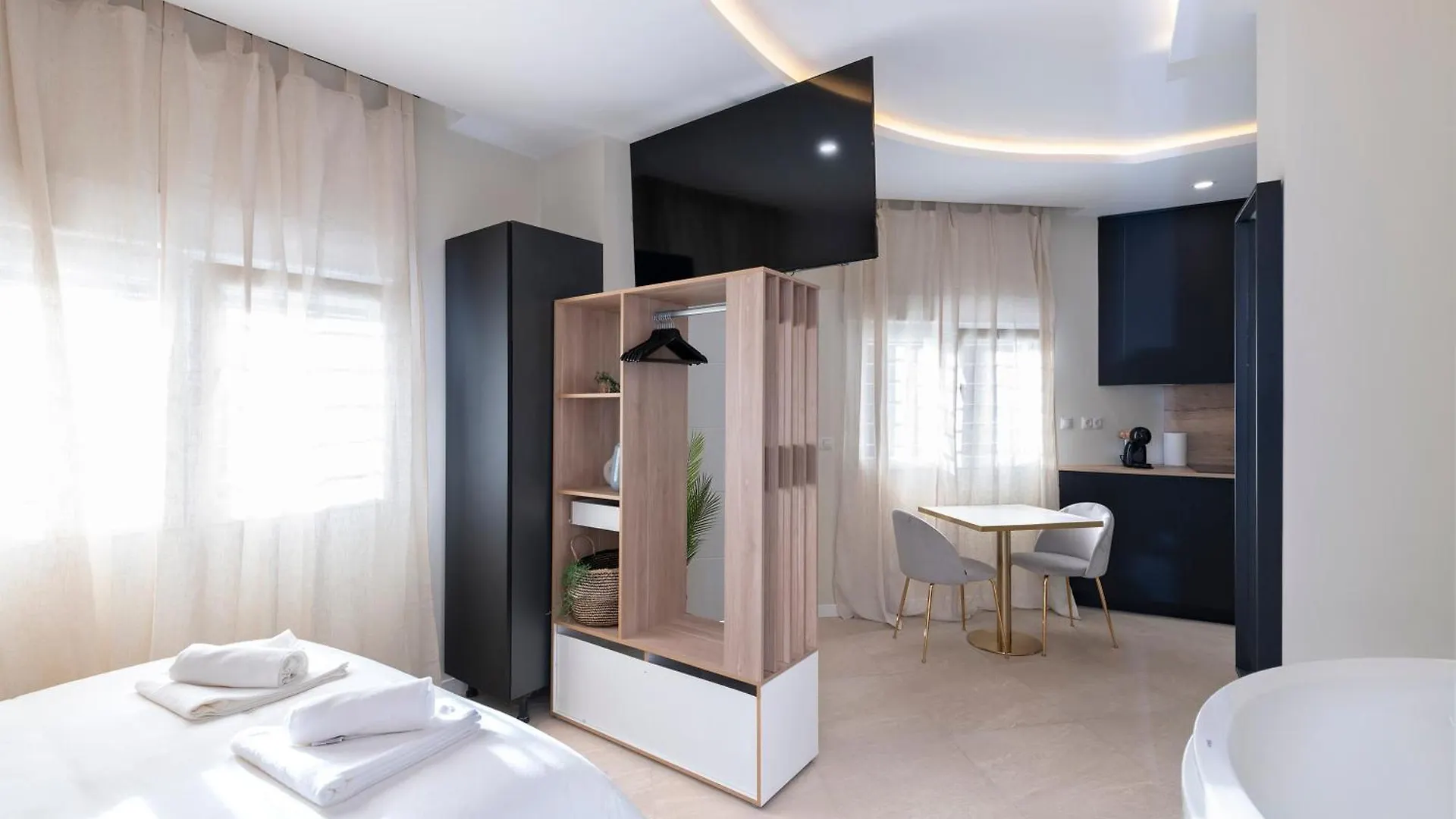 Malaga Boutique V.V Luxury Jacuzzy Apartman 0*,  Spanyolország