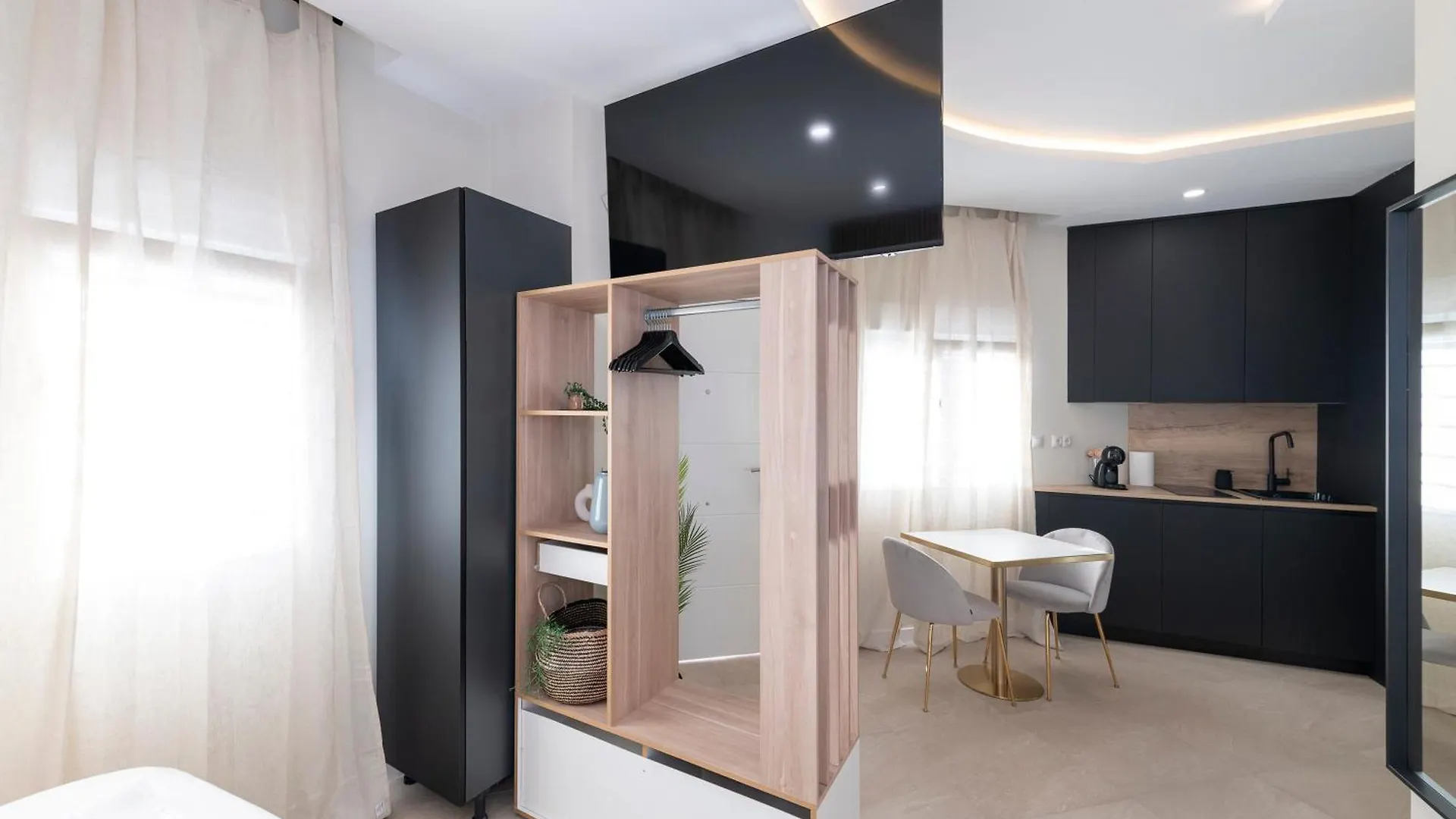 Malaga Boutique V.V Luxury Jacuzzy Apartman