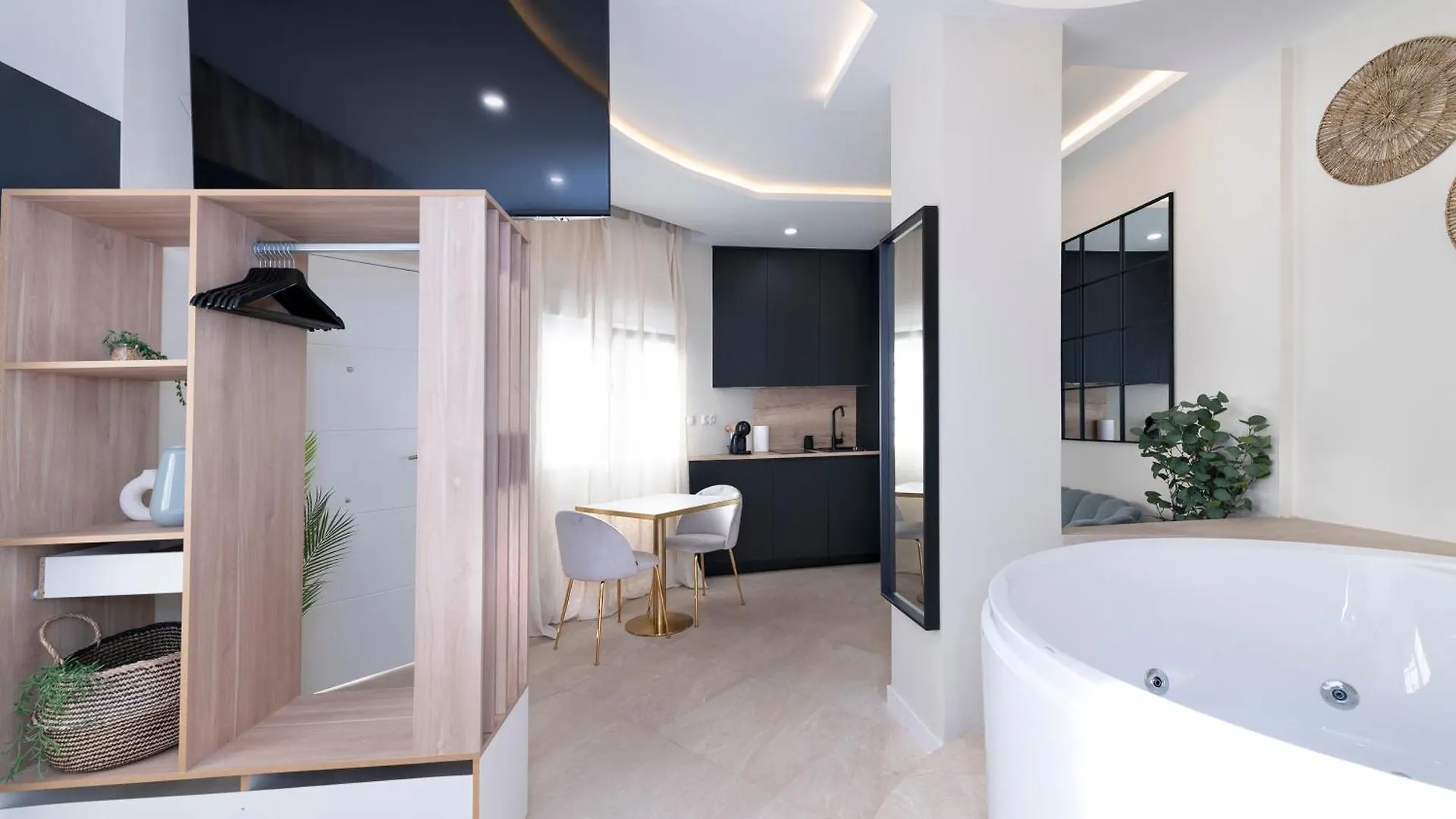 Malaga Boutique V.V Luxury Jacuzzy Apartman